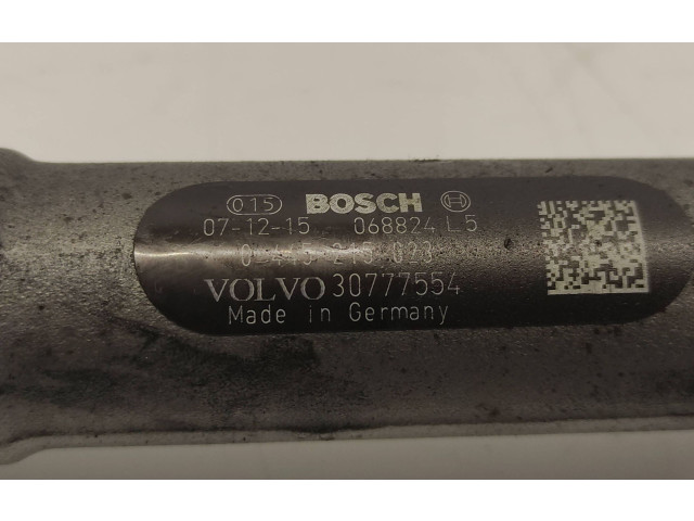 Топливная рампа 30777554, 068824L5   Volvo XC90  