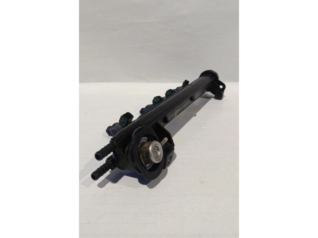 Топливная рампа 06A133317A   Audi A3 S3 8L  