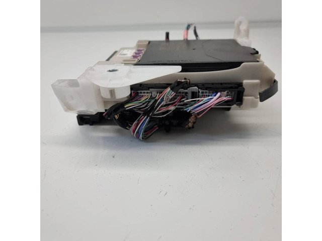   Pojistková skříňka 8273033Q30B   Lexus ES VII XZ10 2019