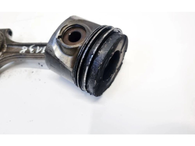 Поршень с шатуном Volvo S60