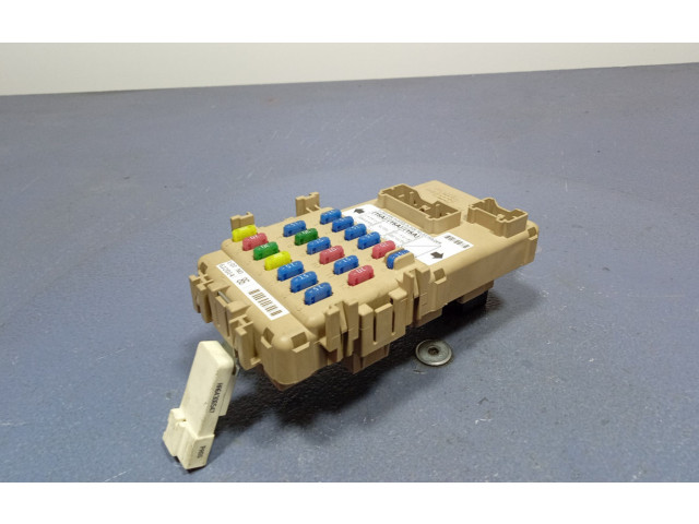 Блок предохранителей     Subaru Forester SG    