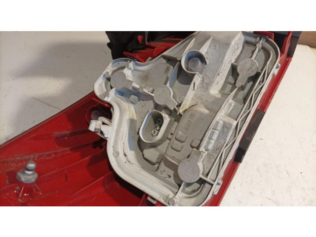 Задний фонарь правый 8P0945258A Audi A3 S3 8P 2003-2012 года