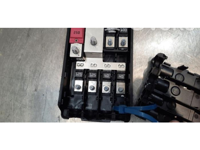   Pojistková skříňka 19011400070, 932102303   BMW X2 F39 2020