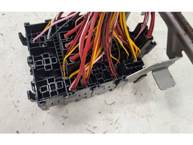 Блок предохранителей 252367589R Dacia Sandero III