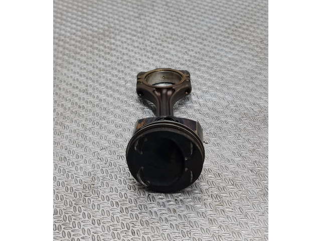  Поршень с шатуном    Audi A3 S3 8P  