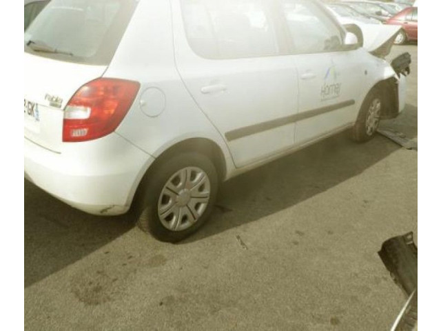 Зеркало электрическое Skoda Fabia Mk2 (5J) 2007 - 2014 года