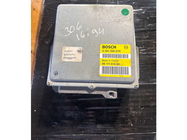 Блок управления двигателя 0261200676, 9617161480   Peugeot 306