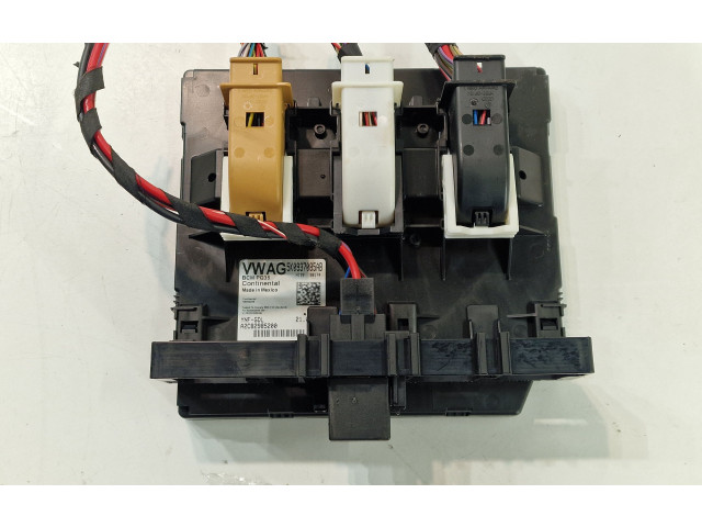 Vstřikovač 5K0937085AB Volkswagen PASSAT B7 USA