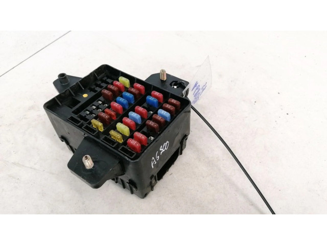 Блок предохранителей  8211008000, 82110-08000   SsangYong Rexton    