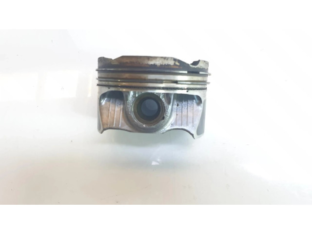 Píst 11258637807, 1212CD BMW 7 G11 G12 pro benzínový motor