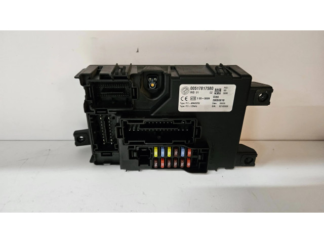 Блок предохранителей 00517817580, 28050016 Fiat Grande Punto