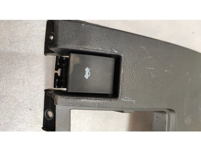 Другая деталь салона