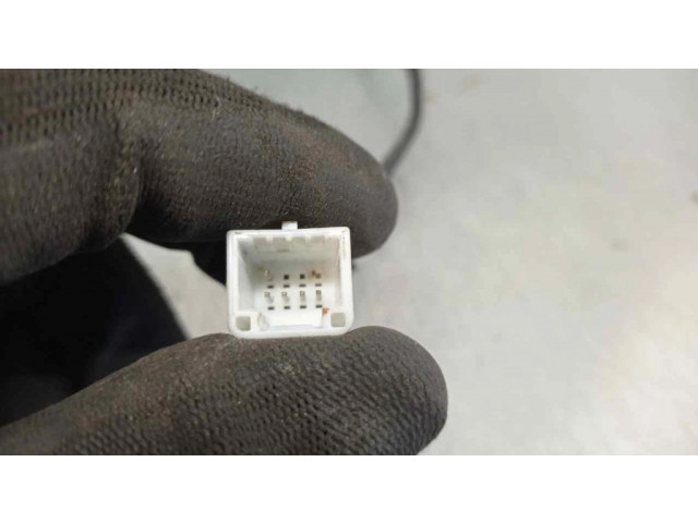 Зеркало электрическое     Сзади   Dacia Logan I  2004-2012 года   