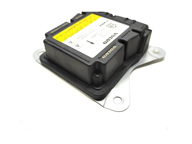 Блок подушек безопасности 32315772 Polestar 2