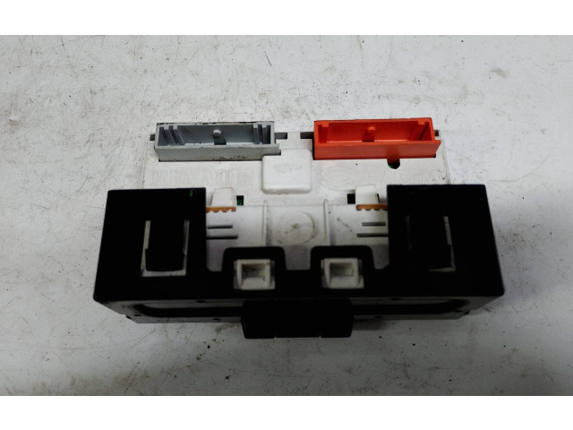 Дисплей    P7700436307A   Renault Clio II