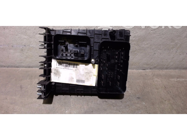 Блок предохранителей 2K1937535H Volkswagen Caddy