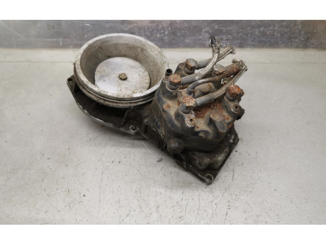 Vstřikovací lišta 0438120185, 035133353AB Audi 100 200 5000 C3