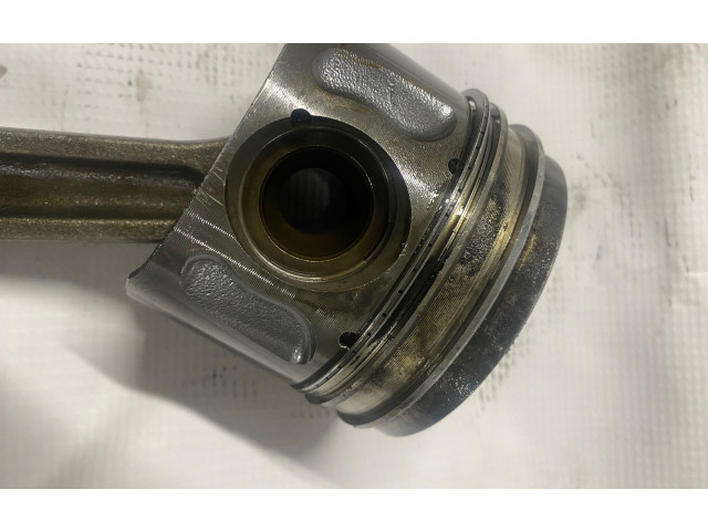 Поршень с шатуном H268X Land Rover Range Rover Sport L494