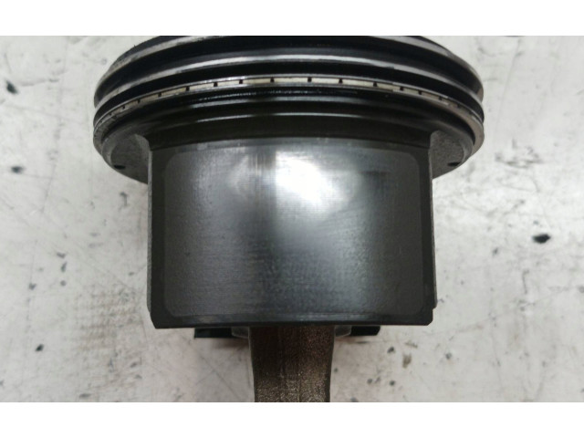 Поршень с шатуном TDI Skoda Octavia Mk4