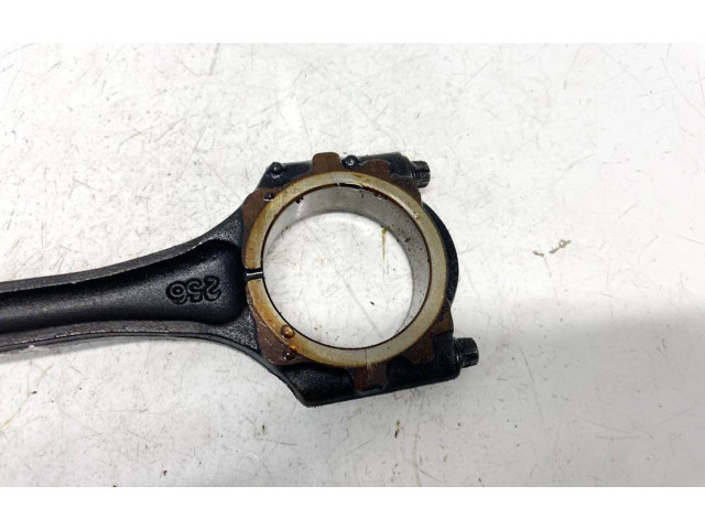  Поршень с шатуном    Chevrolet Epica  