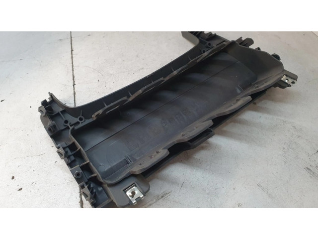 Другая деталь панели