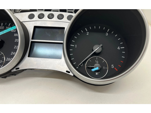 Přístrojová deska Mercedes-Benz R AMG W251 2008 A2514405211, A2C53168071