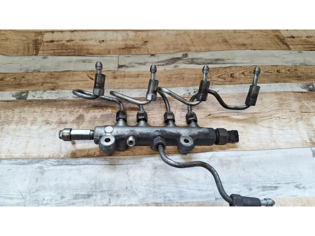 Топливная рампа    Mazda 5 2.0 