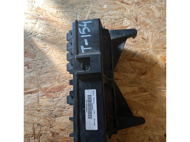 Блок предохранителей 04692087AB Jeep Grand Cherokee (WK)