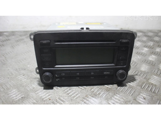 Радио/ проигрыватель CD/DVD / навигация