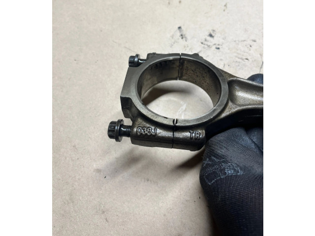  Поршень с шатуном AXD 133551, 017300418  Volkswagen Transporter - Caravelle T5  