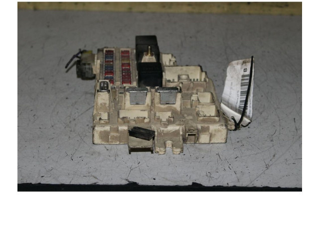 Блок предохранителей    Jeep Cherokee XJ    