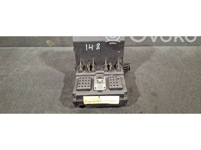 Блок предохранителей 30728542, 05W365 Volvo S60