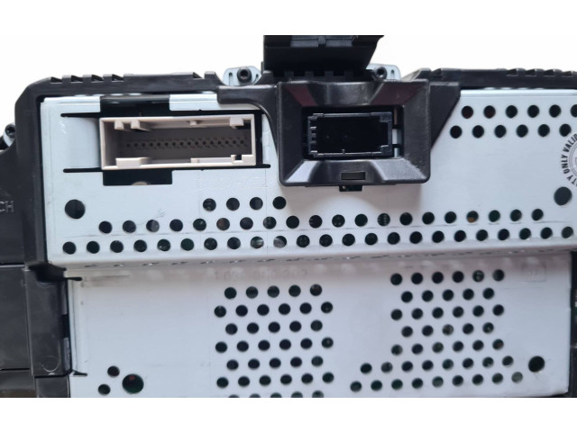 Přístrojová deska Volkswagen Touareg II 2012 7P6920880P, 0263677026