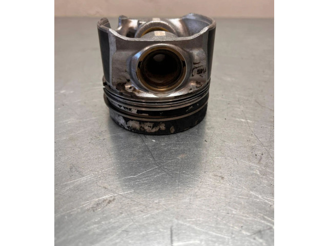 Píst 81L137 Volkswagen Multivan T5 CFC