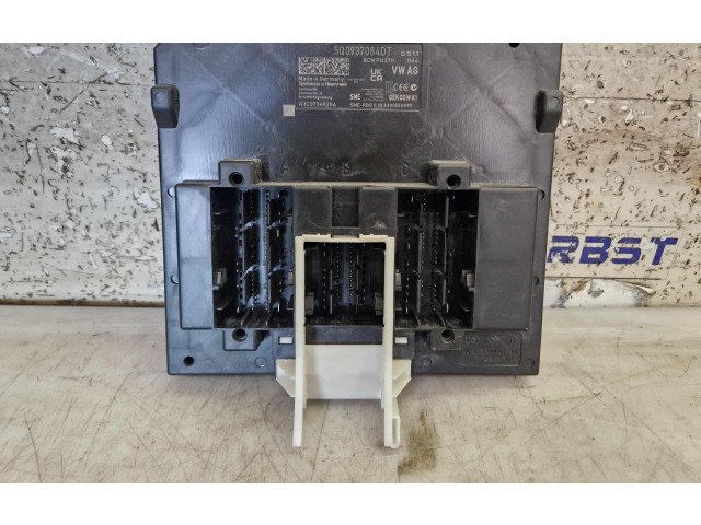 Блок управления 5Q0937084DT, 5Q0937084DT   Volkswagen Cross Touran II