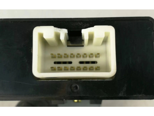 Блок управления G8D-322A-B Mazda Premacy