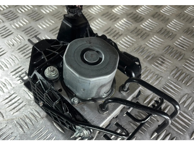 Jednotka ABS A0004313900, A2464300210 Mercedes-Benz GLA W156 2019