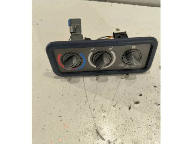 Блок управления климат-контролем 16195495   Chevrolet Suburban