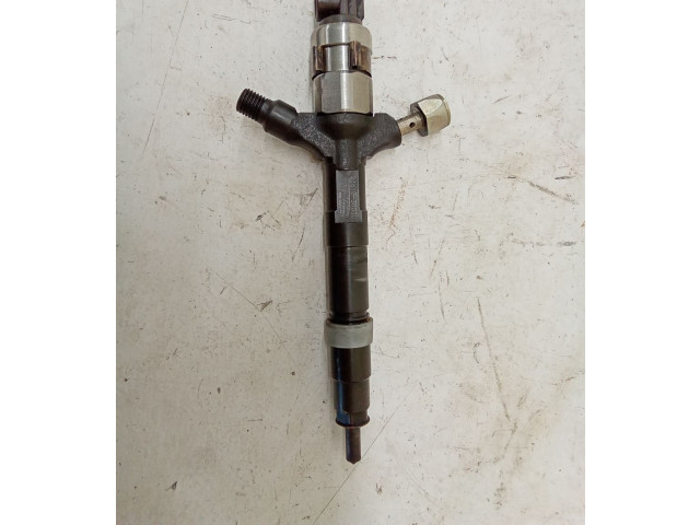 Форсунка 2367030030 Toyota Land Cruiser (HDJ90)