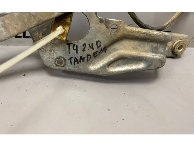 Моторчик заднего дворника 701955711    Volkswagen Transporter - Caravelle T4