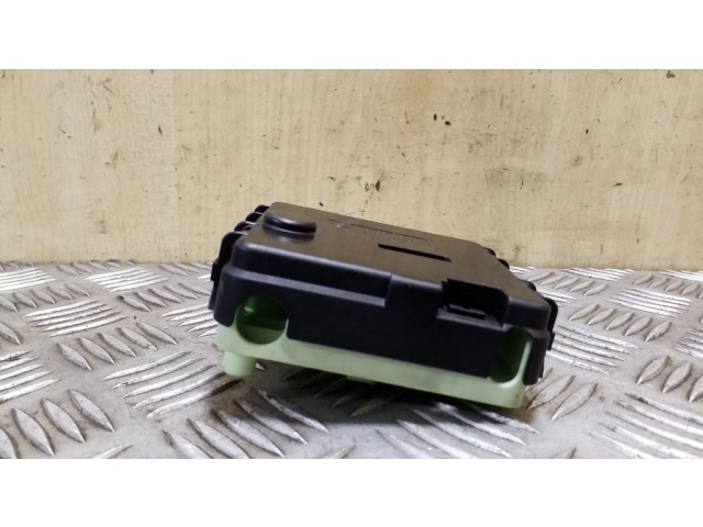 Узел подключения плюсовых проводов