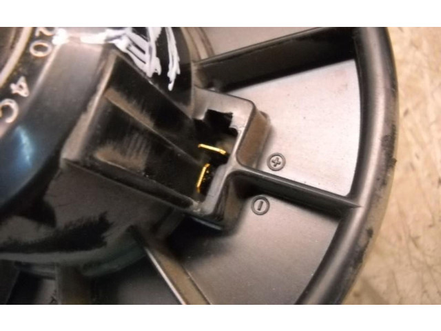 Вентилятор печки Suzuki Ignis