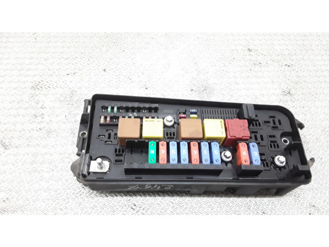 Pojistková skříňka 13170899 Opel Vectra C 2004