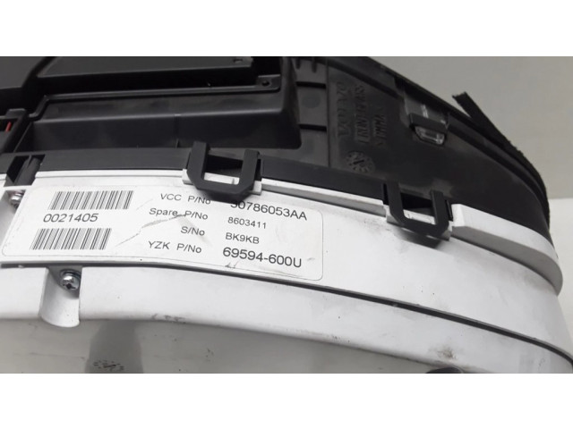 Панель приборов 30786053AA, 8603411 Volvo V70