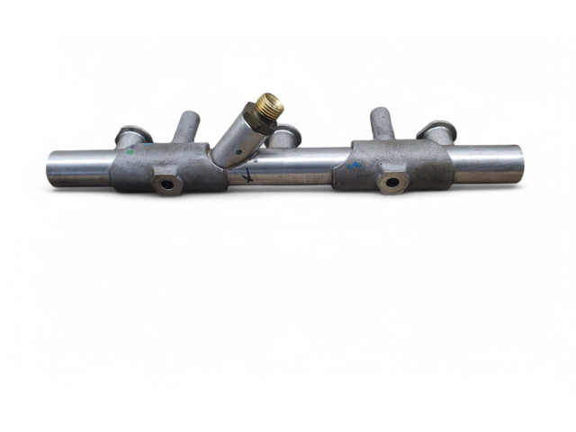 Vstřikovací lišta 06E130090AJ Audi Q7 4M