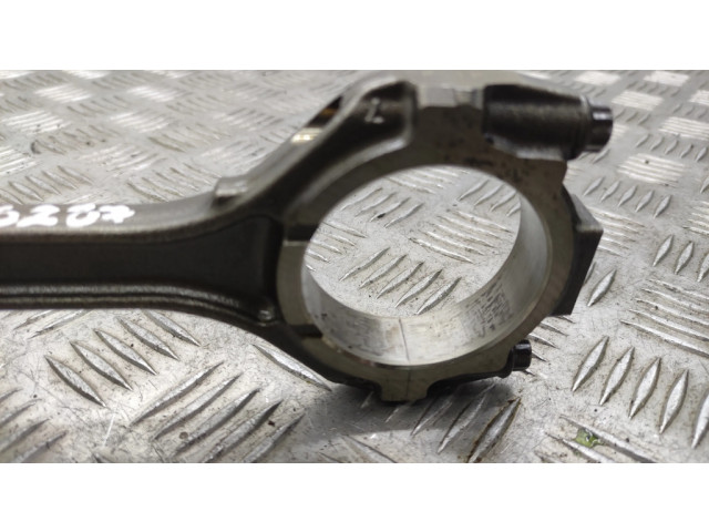 Поршень с шатуном Nissan 370Z для бензинового двигателя 3.7