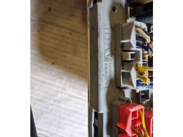 Pojistková skříňka 13NVVJ Renault Espace II 1995