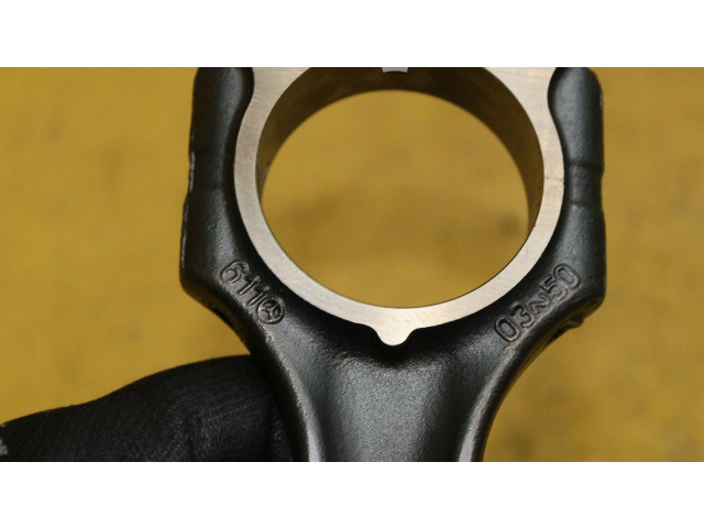 Píst Mercedes-Benz C W203