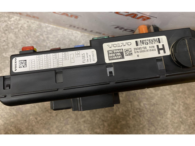 Блок предохранителей 30786646, 28080156   Volvo S60    