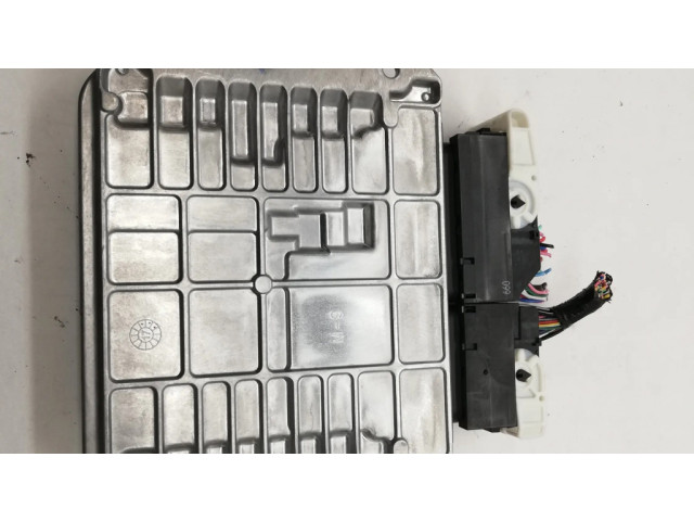 Блок управления двигателя 2757008891 Mitsubishi L200